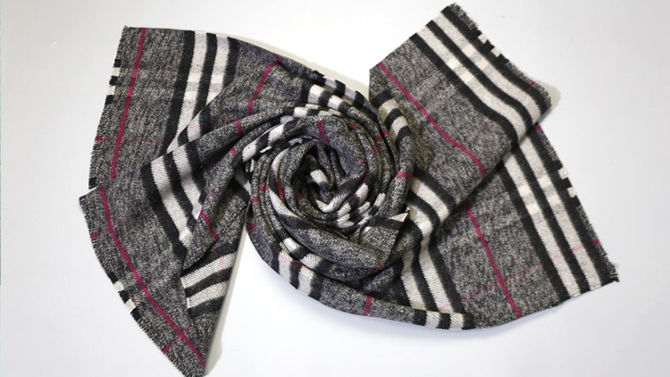这几种围巾系法，秋冬穿衣一定要学会