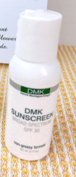 DMK防晒霜敏感肌可以用吗？DMK防晒霜怎么样